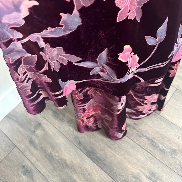 Tahari Arthur S Levine Layered Floral-Print Velvet Gown Size 8 - Picture 10 of 13